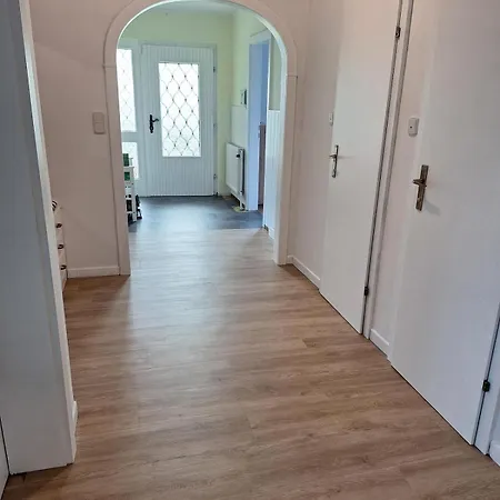 度假居 House With Garden Close To Vienna & Airport *