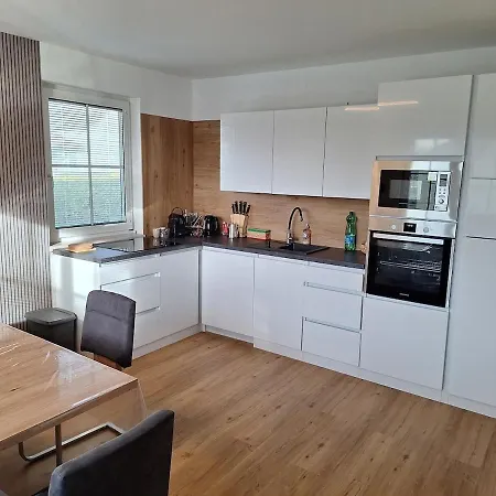 House With Garden Close To Vienna & Airport 度假居 Maria Ellend