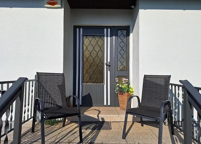 House With Garden Close To Vienna & Airport Dom wakacyjny *